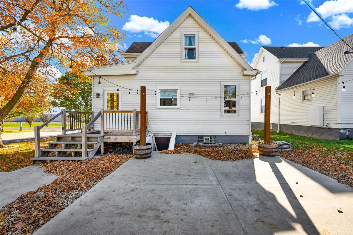 393 E Front Street, El Paso, IL 61738