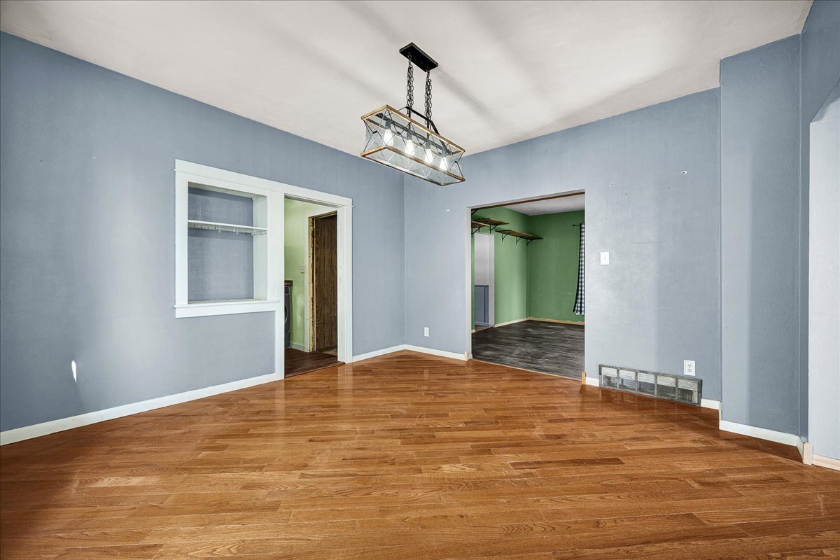 393 E Front Street, El Paso, IL 61738