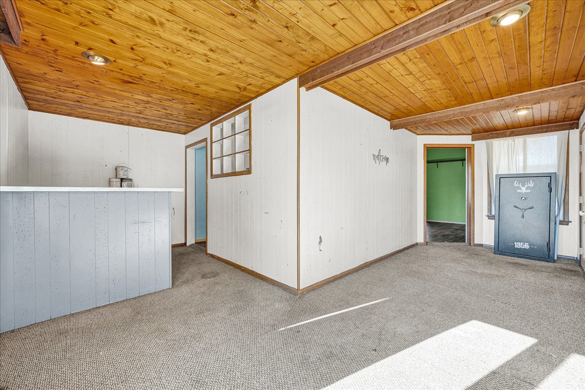 393 E Front Street, El Paso, IL 61738