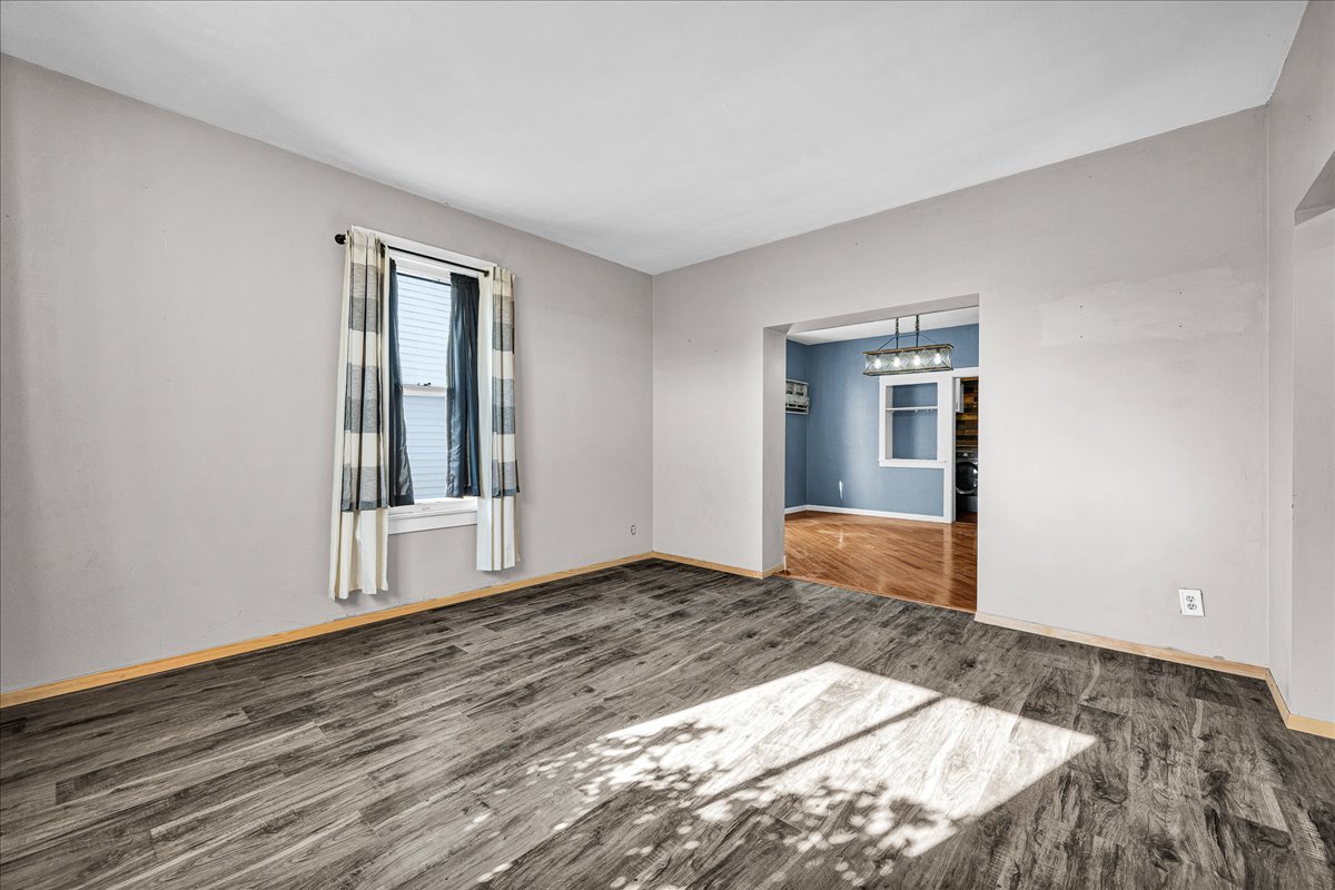 393 E Front Street, El Paso, IL 61738