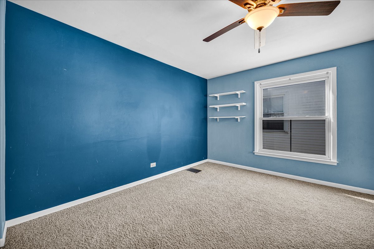 393 E Front Street, El Paso, IL 61738