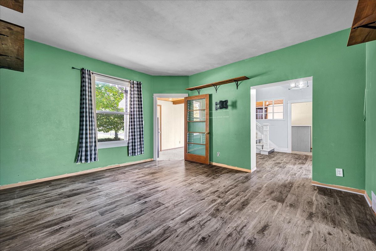 393 E Front Street, El Paso, IL 61738