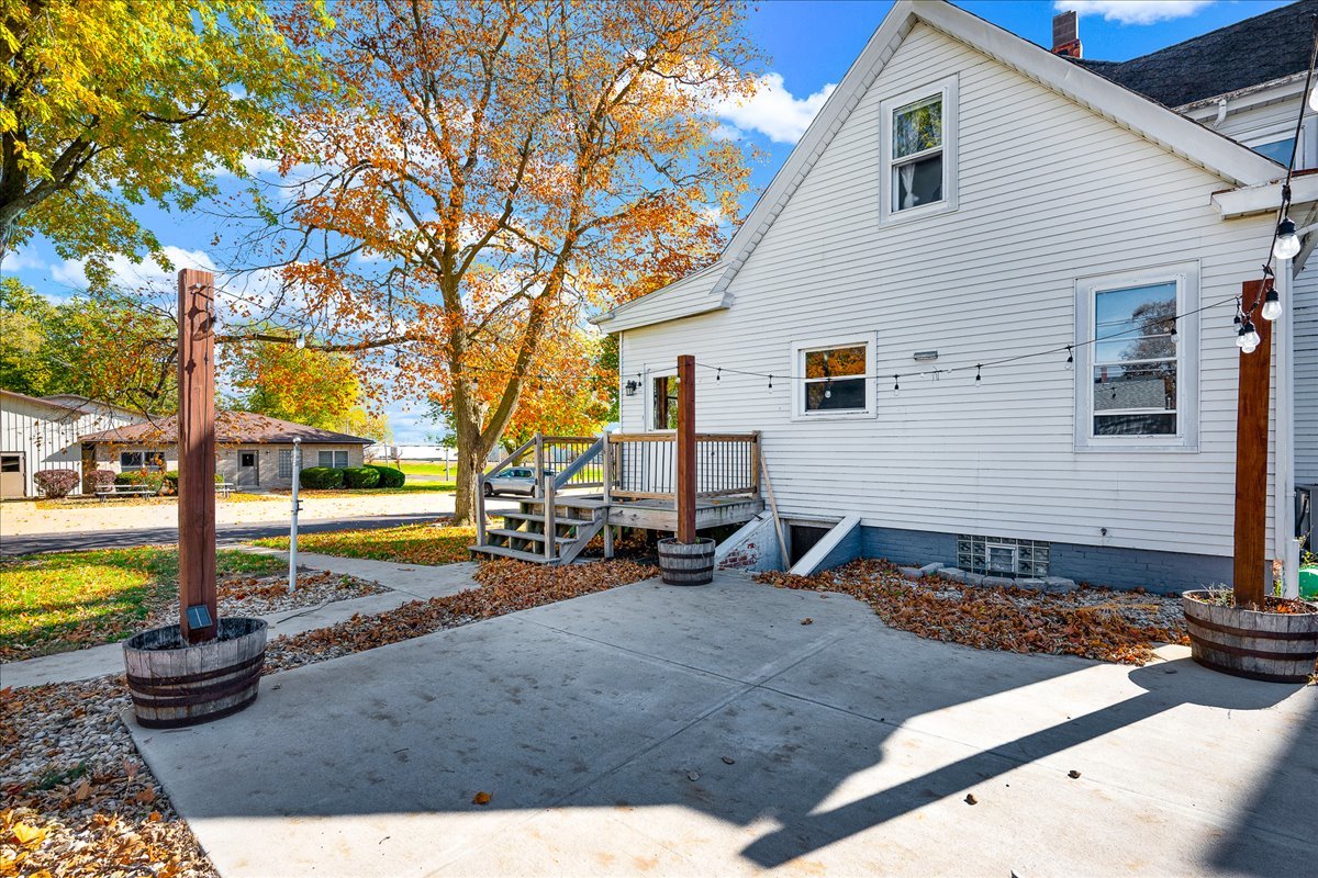 393 E Front Street, El Paso, IL 61738