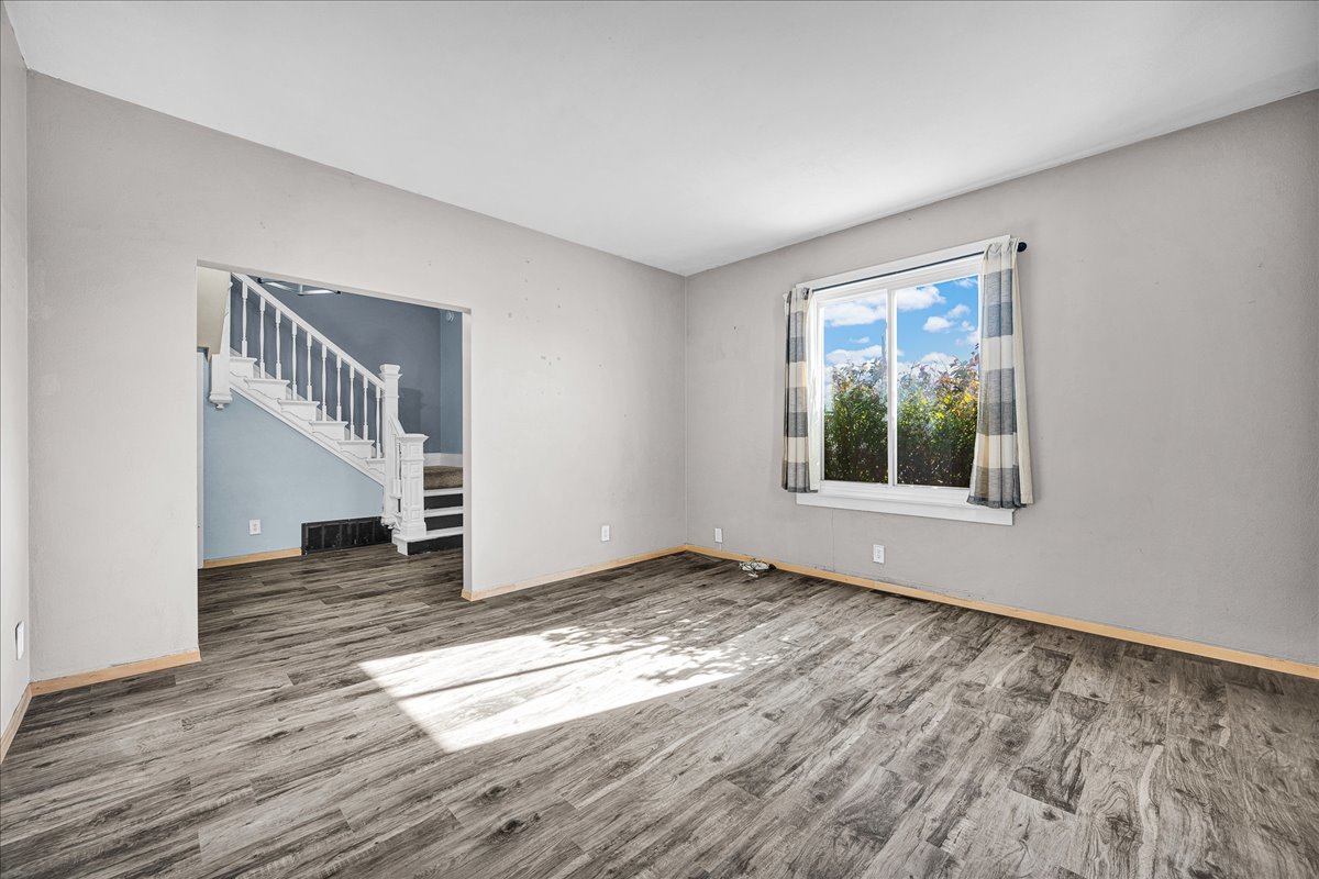 393 E Front Street, El Paso, IL 61738