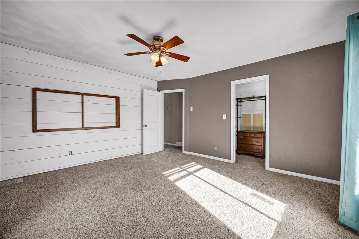 393 E Front Street, El Paso, IL 61738