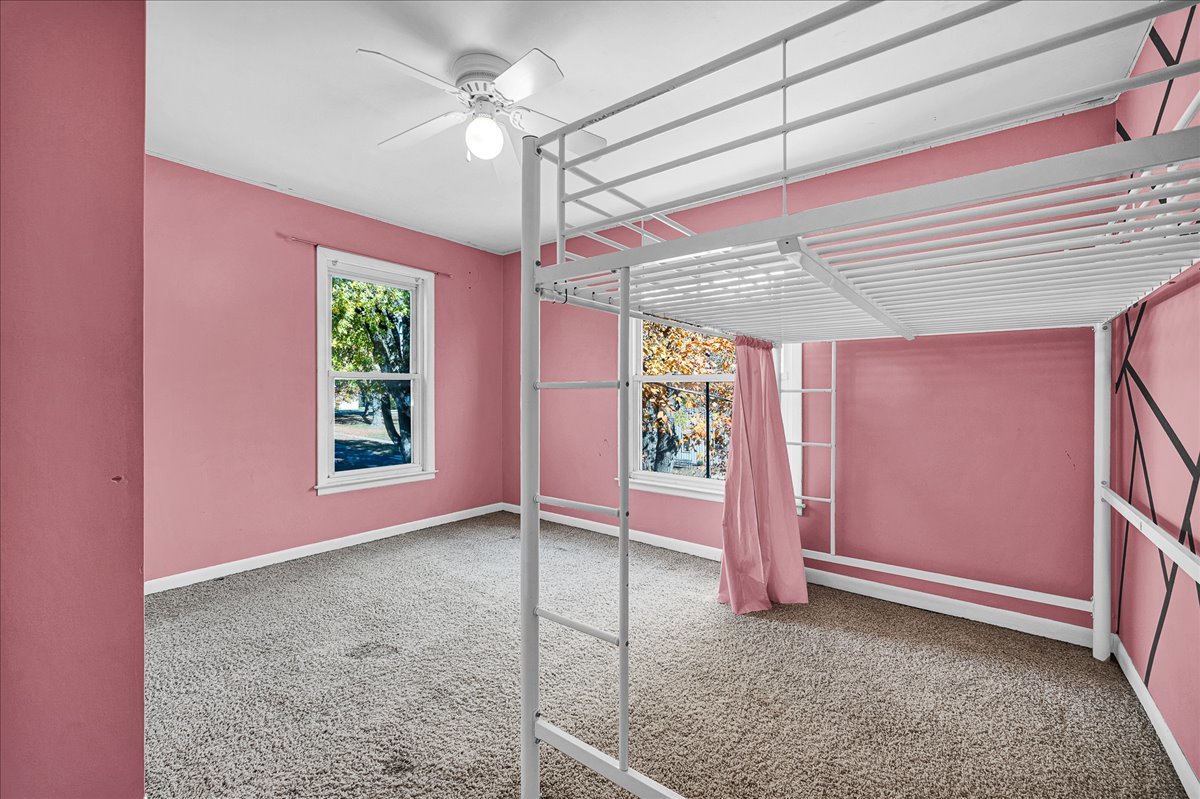 393 E Front Street, El Paso, IL 61738