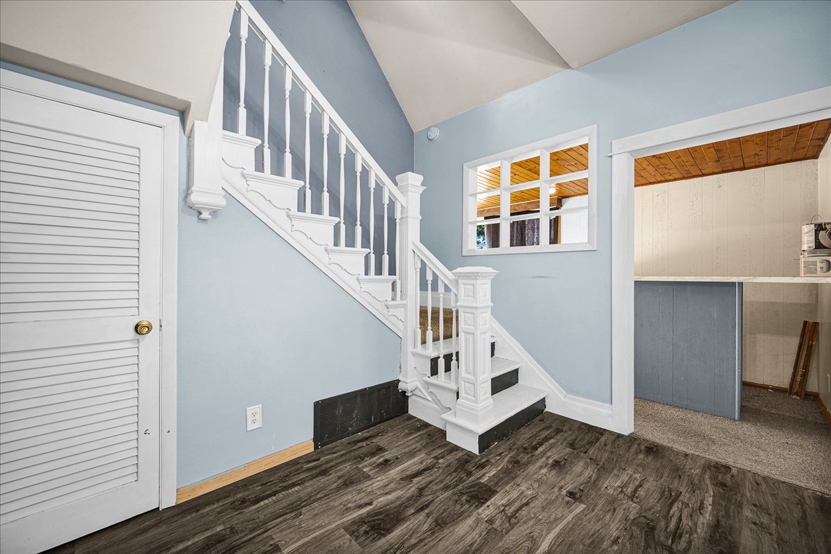 393 E Front Street, El Paso, IL 61738