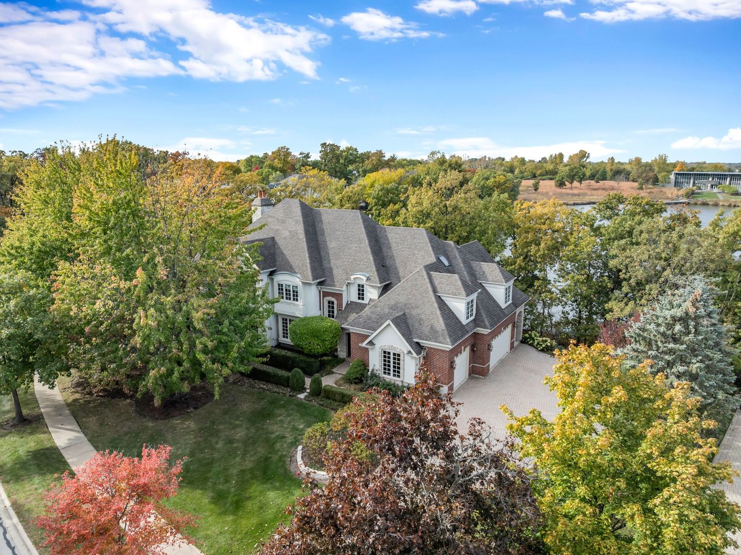 817 Lakeview Lane, Burr Ridge, IL 60527