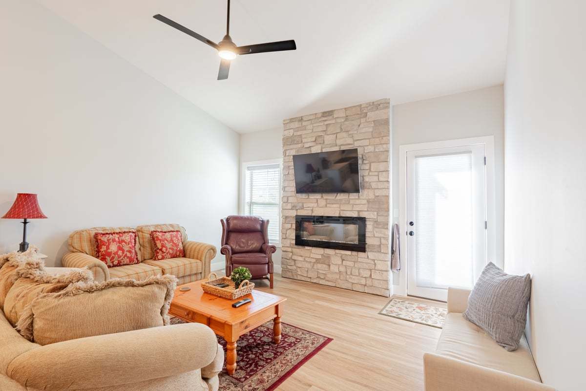 1809 Glenbridge Road, Bloomington, IL 61704