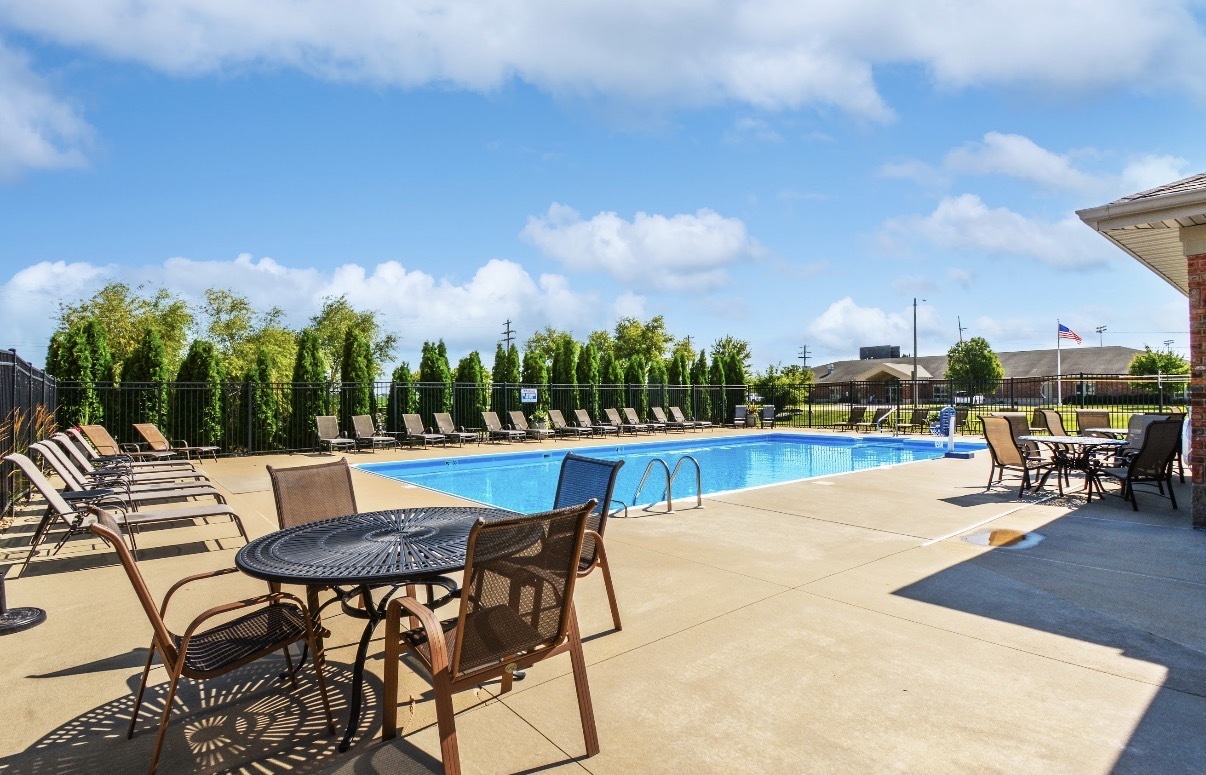 1809 Glenbridge Road, Bloomington, IL 61704