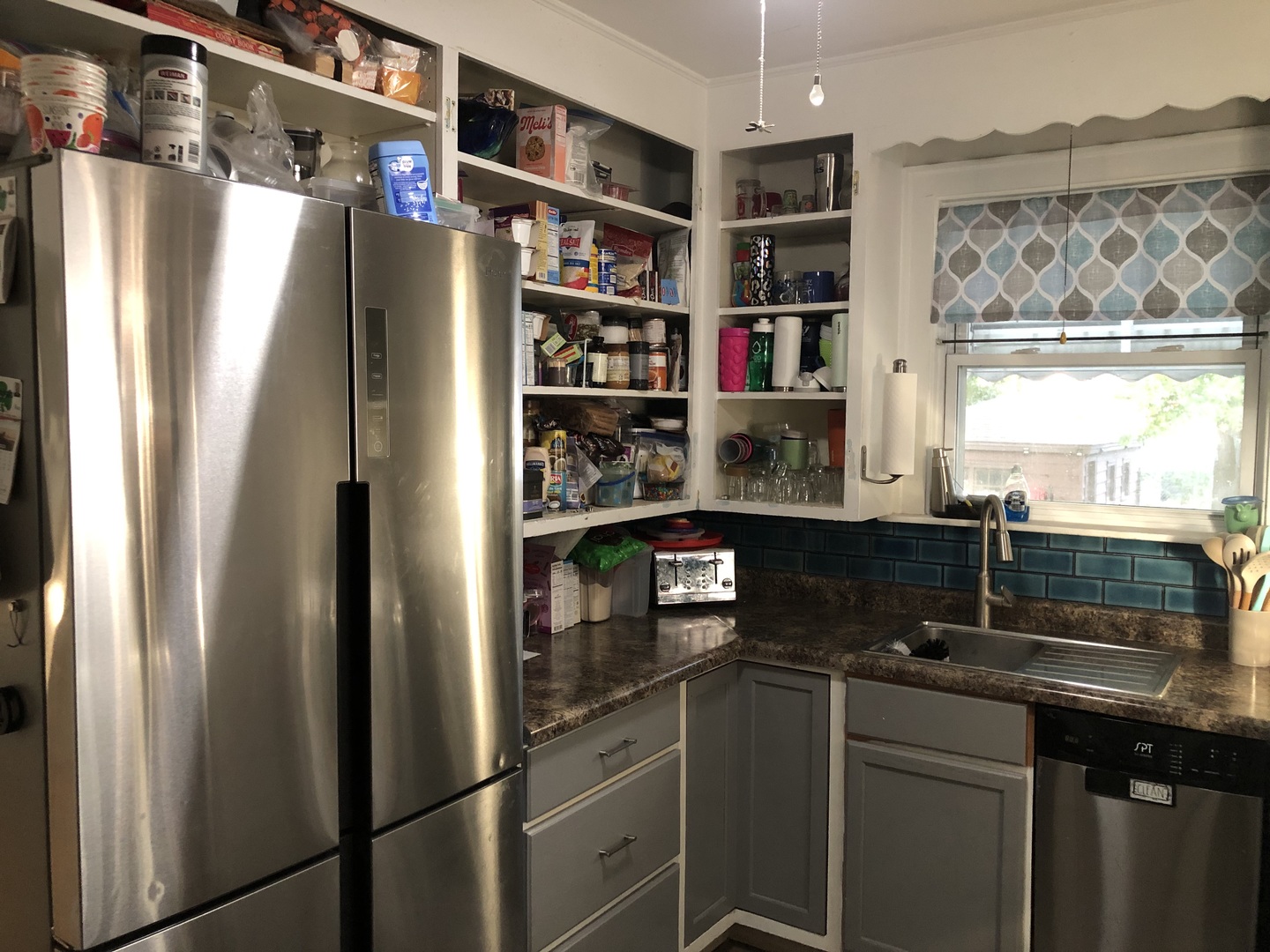 9545 S Troy Avenue, Evergreen Park, IL 60805