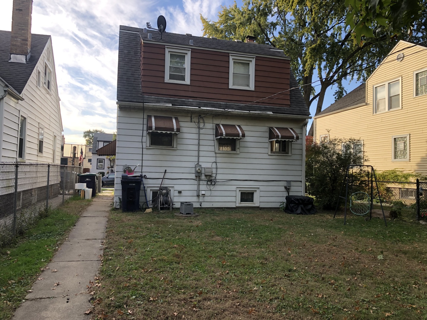 9545 S Troy Avenue, Evergreen Park, IL 60805