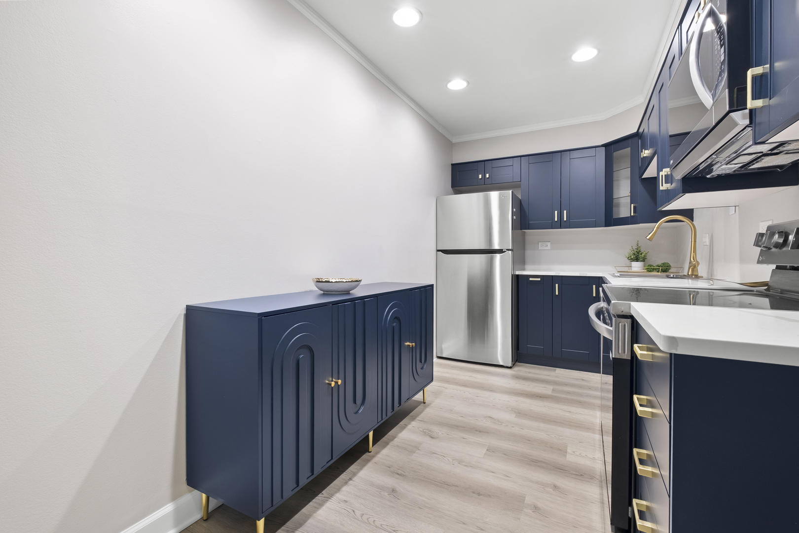 4043 Saratoga Avenue #D221, Downers Grove, IL 60515