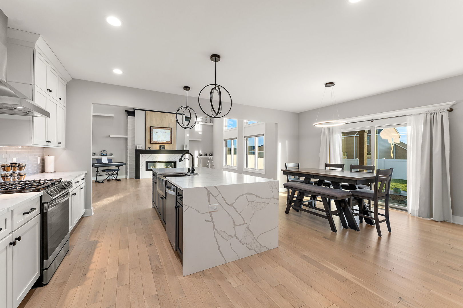 9343 Iris Drive, St. John, IN 46373