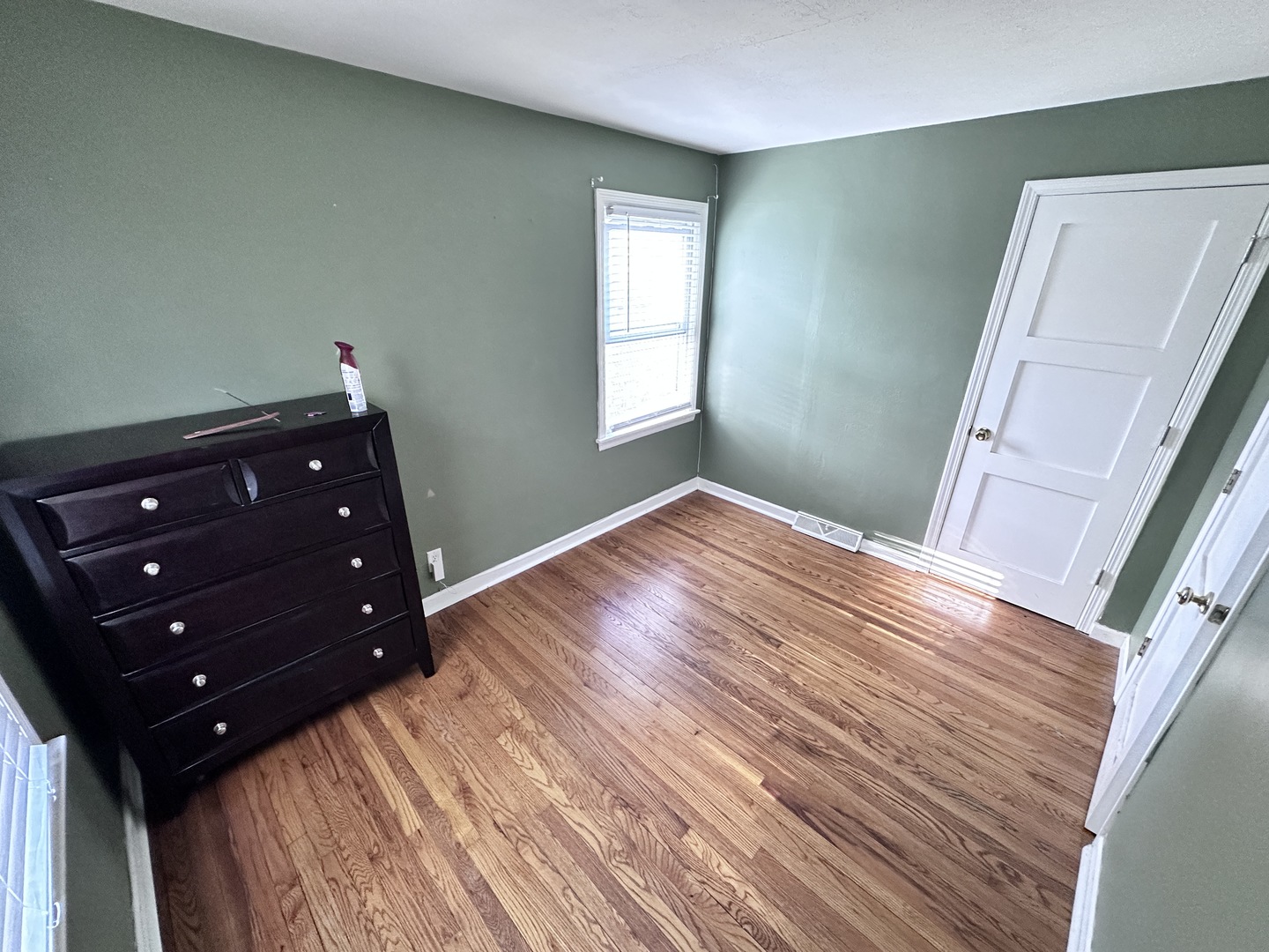 490 S Alfred Avenue, Elgin, IL 60123