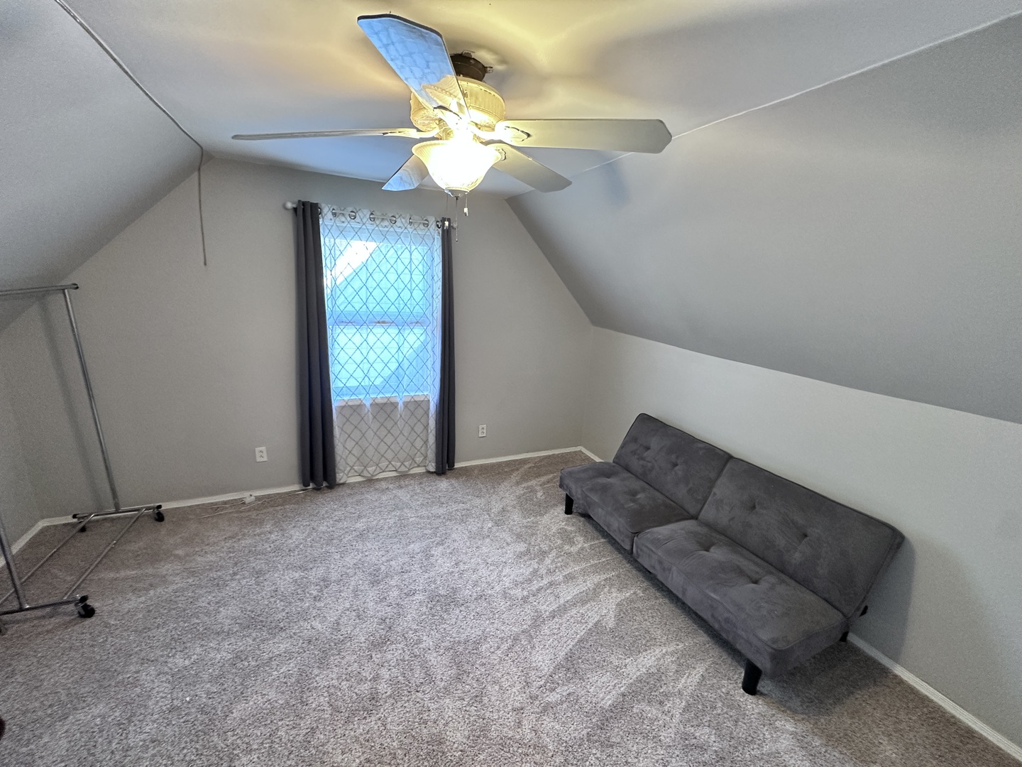 490 S Alfred Avenue, Elgin, IL 60123