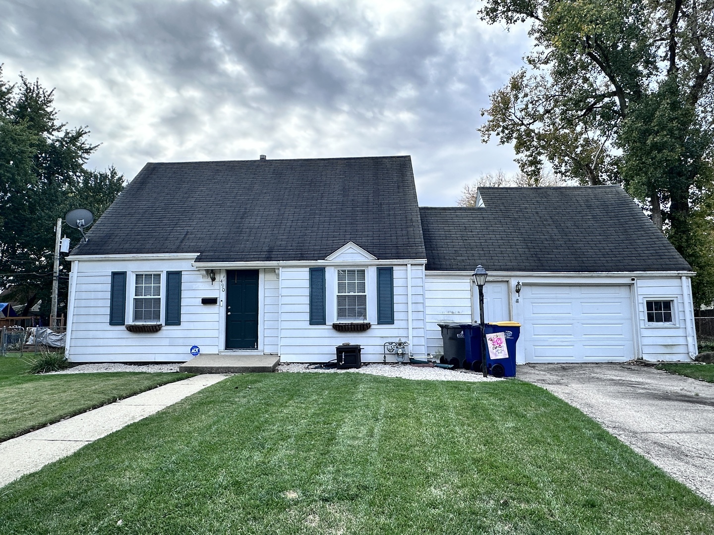 490 S Alfred Avenue, Elgin, IL 60123