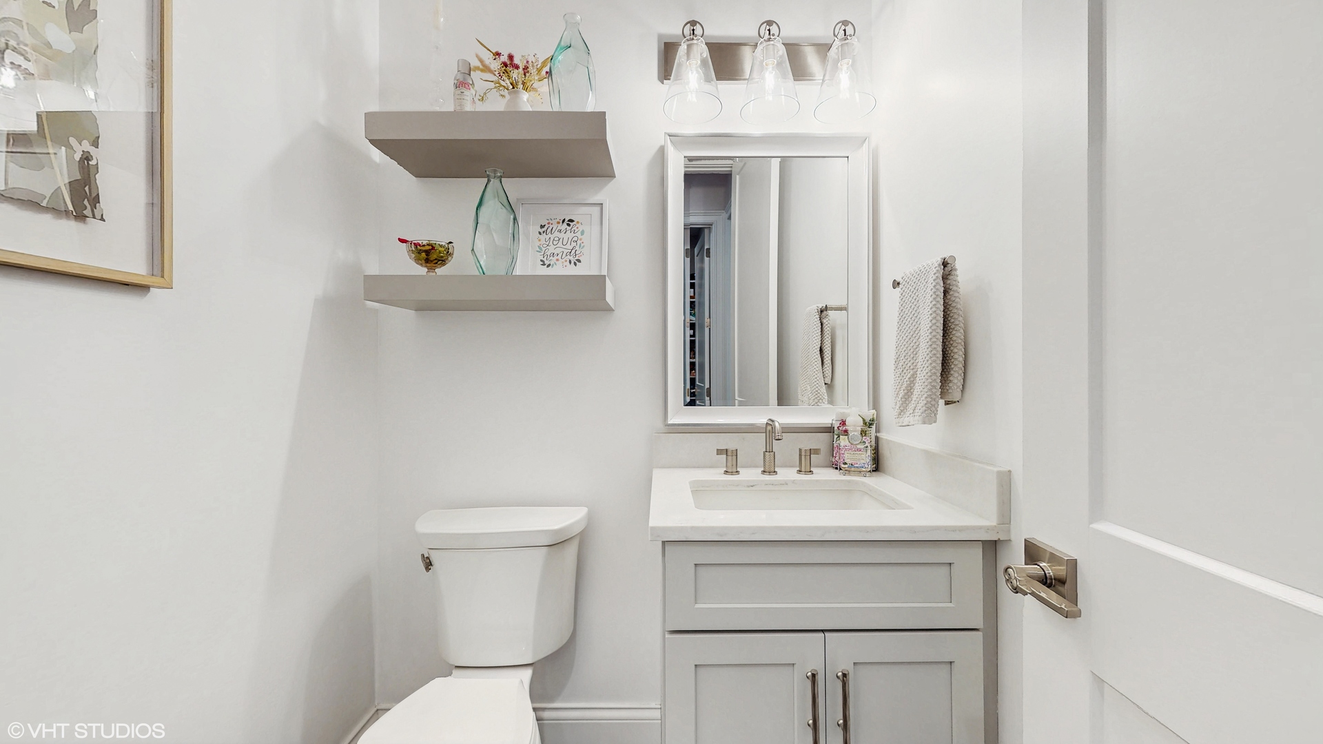 305 Briarwood Lane, Lincolnshire, IL 60069