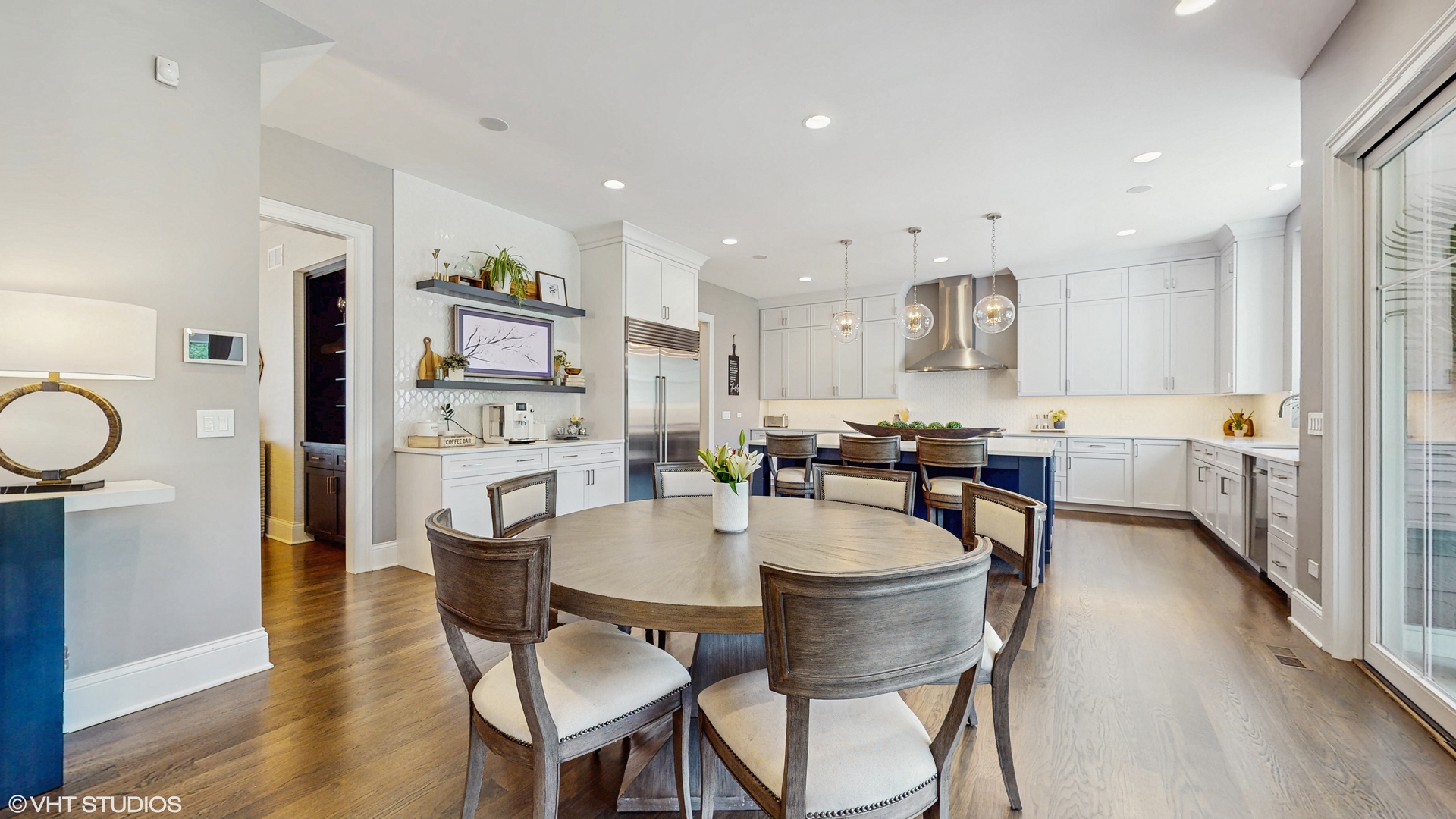 305 Briarwood Lane, Lincolnshire, IL 60069