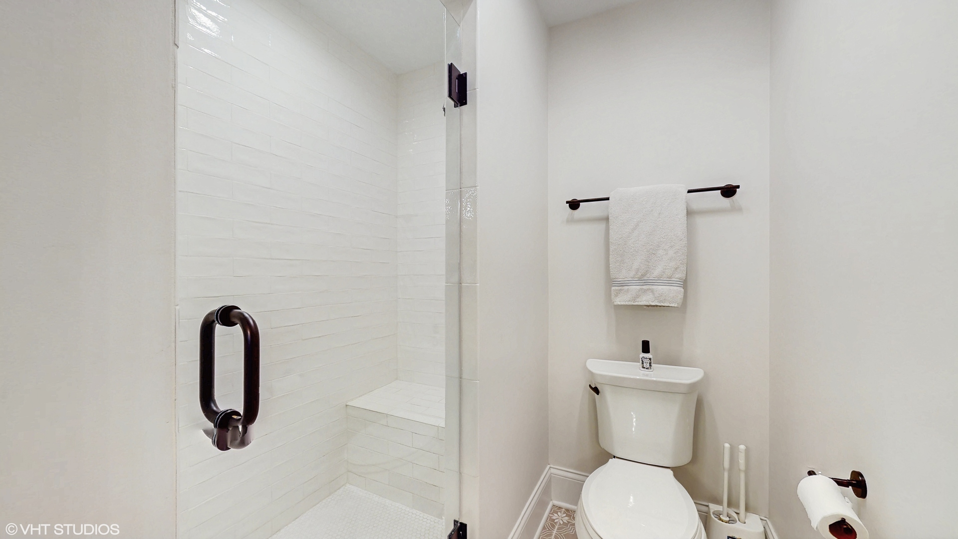 305 Briarwood Lane, Lincolnshire, IL 60069