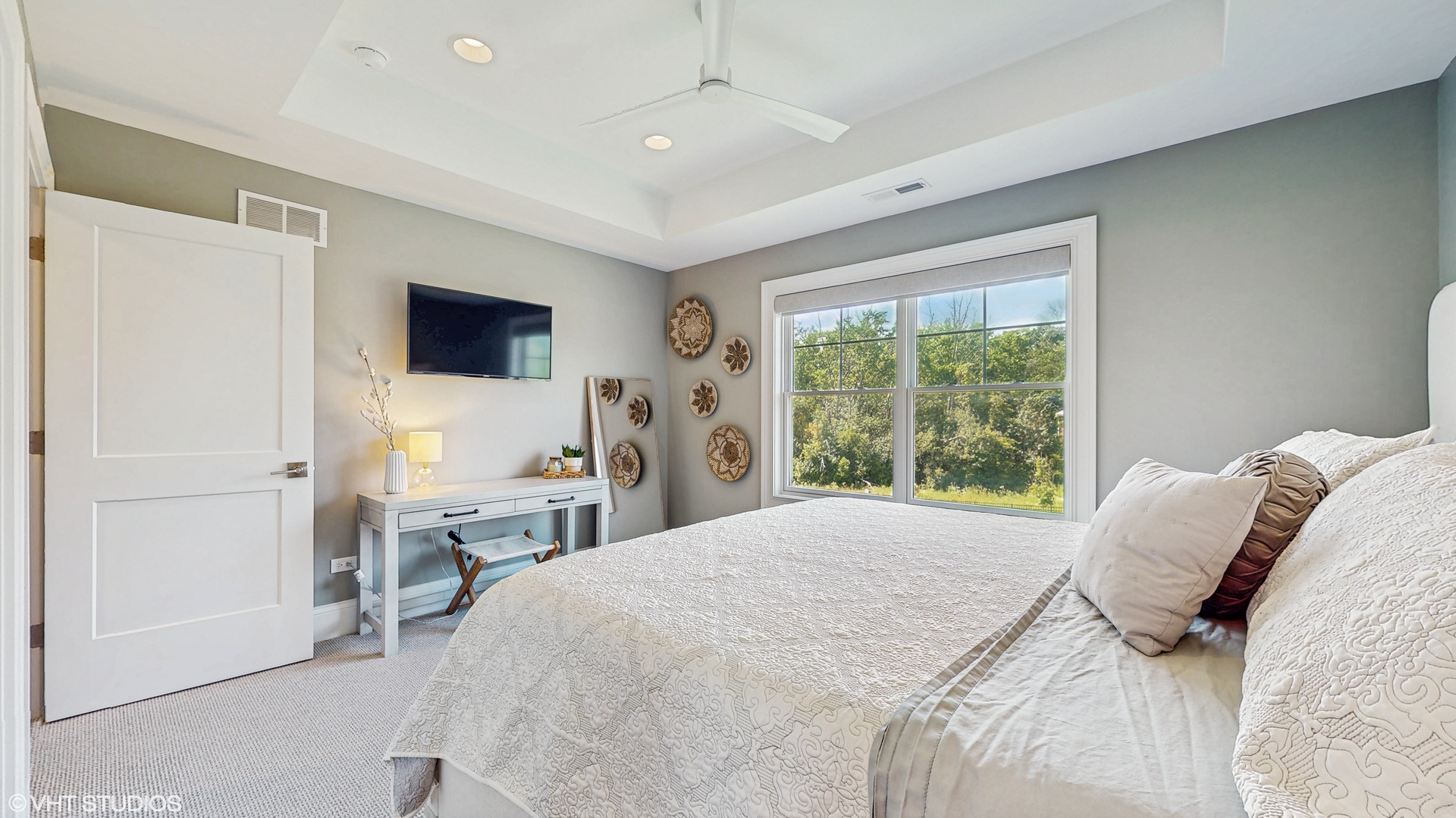 305 Briarwood Lane, Lincolnshire, IL 60069