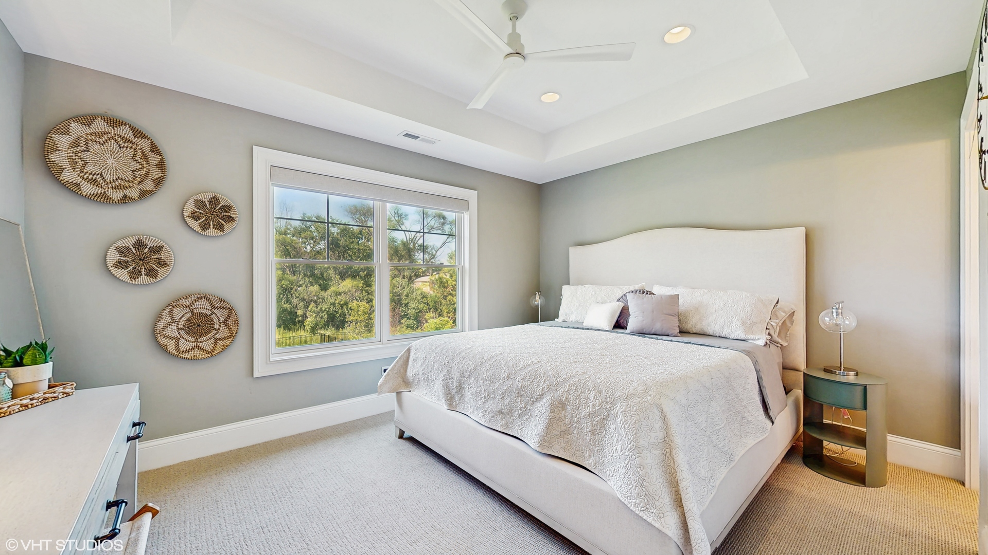 305 Briarwood Lane, Lincolnshire, IL 60069