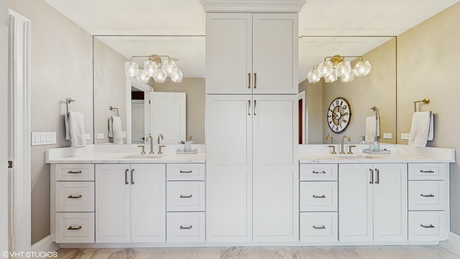 305 Briarwood Lane, Lincolnshire, IL 60069