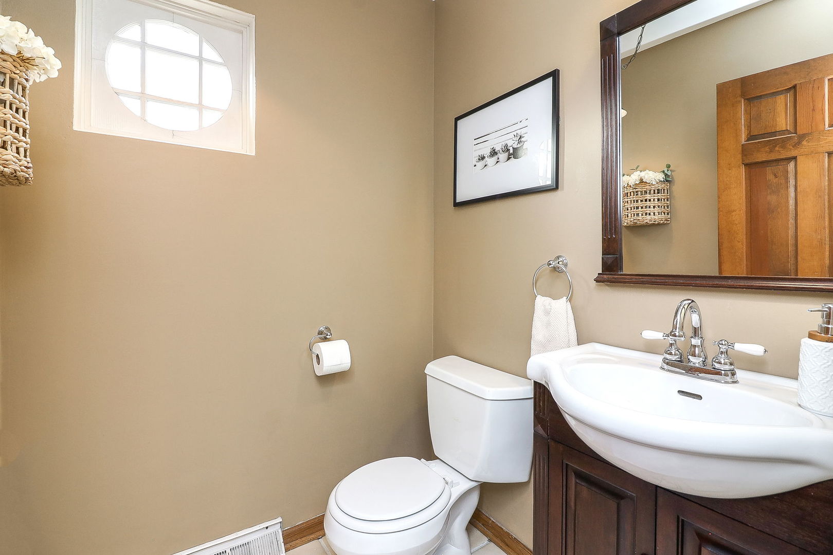 119 N Main Street, Glen Ellyn, IL 60137