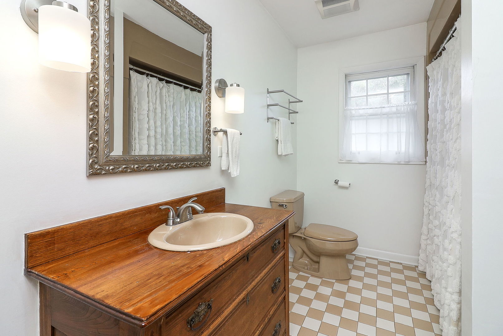 119 N Main Street, Glen Ellyn, IL 60137