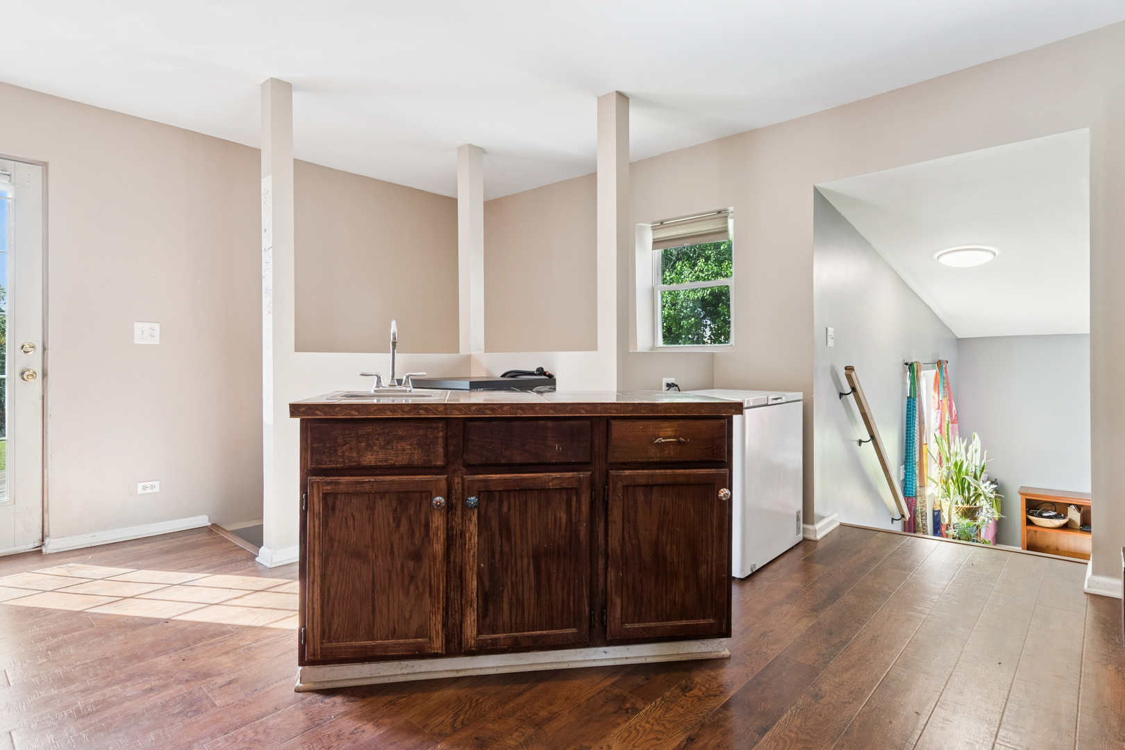 25W361 Doris Avenue, Carol Stream, IL 60188