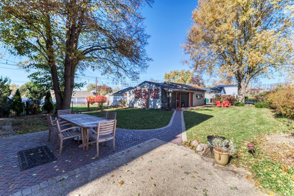 322 E Elm Street, Lombard, IL 60148