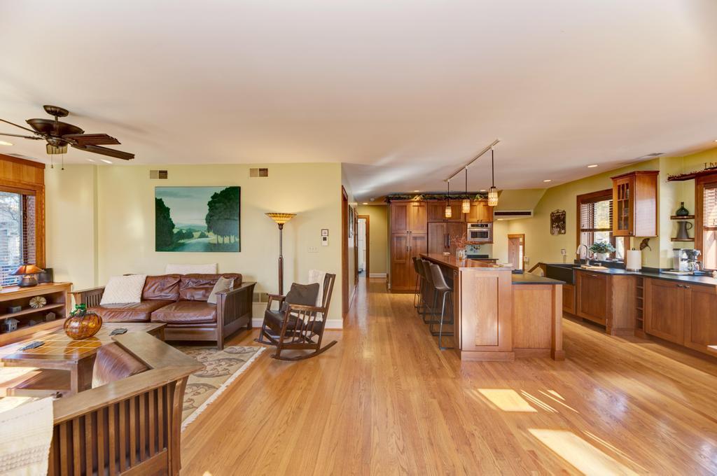 322 E Elm Street, Lombard, IL 60148