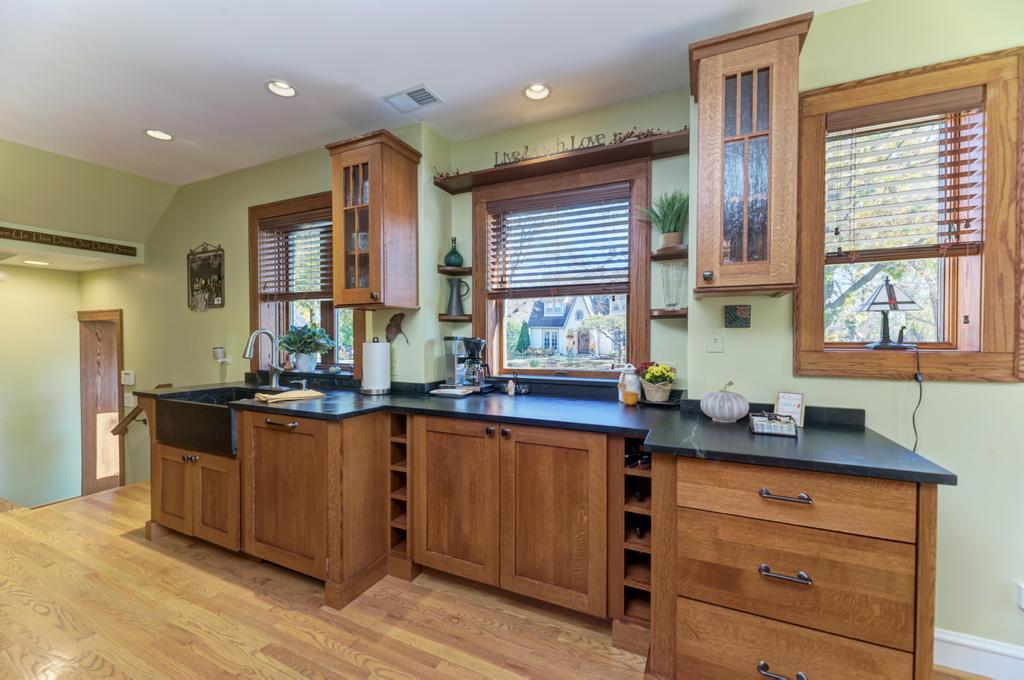 322 E Elm Street, Lombard, IL 60148