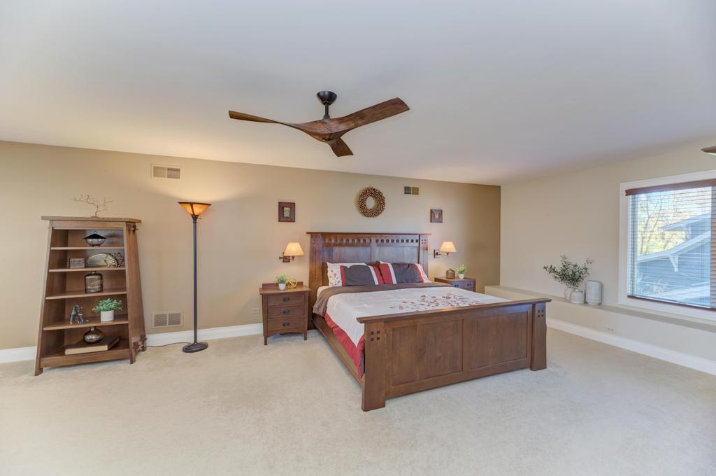 322 E Elm Street, Lombard, IL 60148