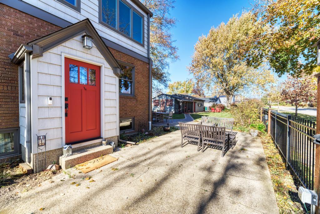 322 E Elm Street, Lombard, IL 60148