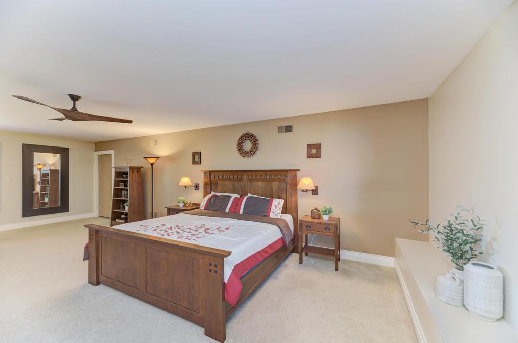 322 E Elm Street, Lombard, IL 60148