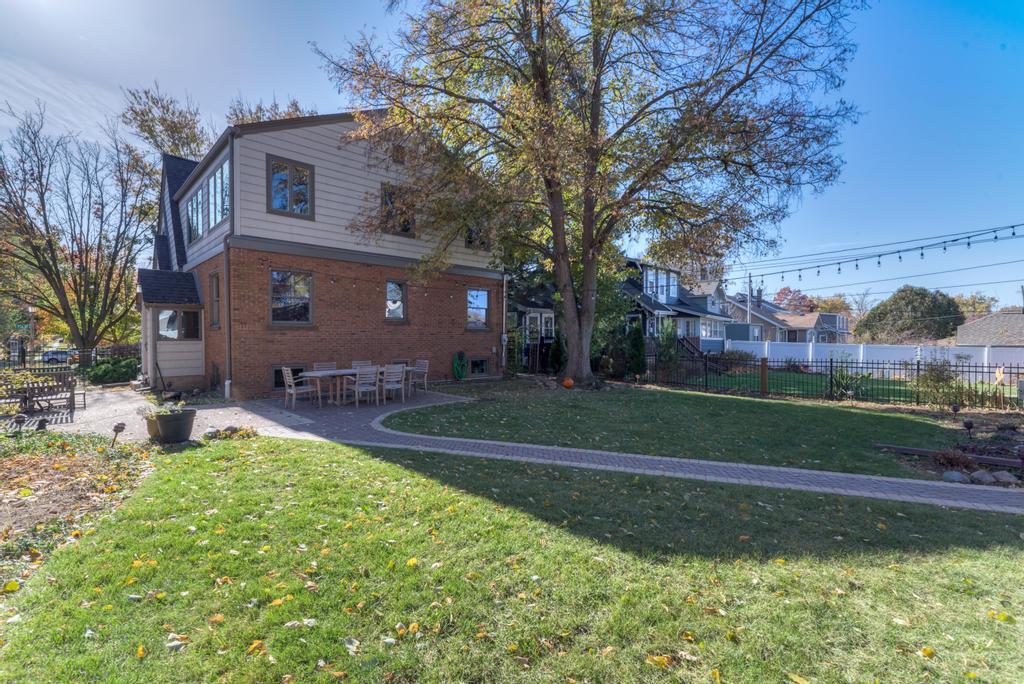 322 E Elm Street, Lombard, IL 60148