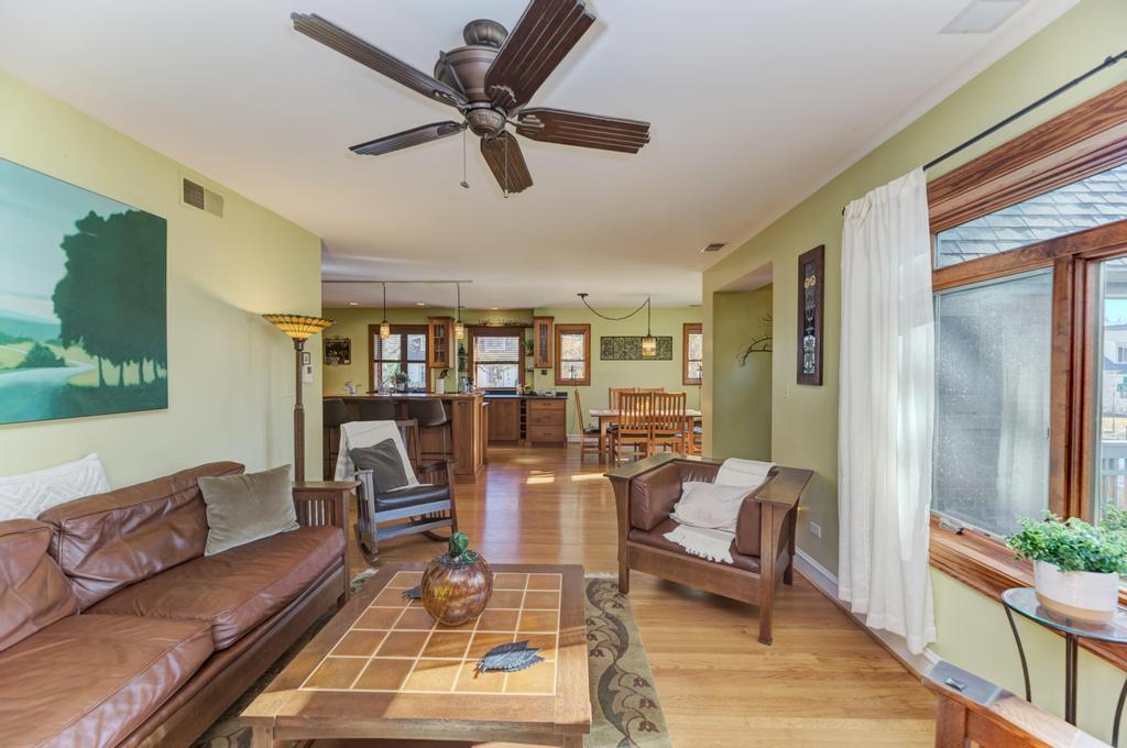 322 E Elm Street, Lombard, IL 60148