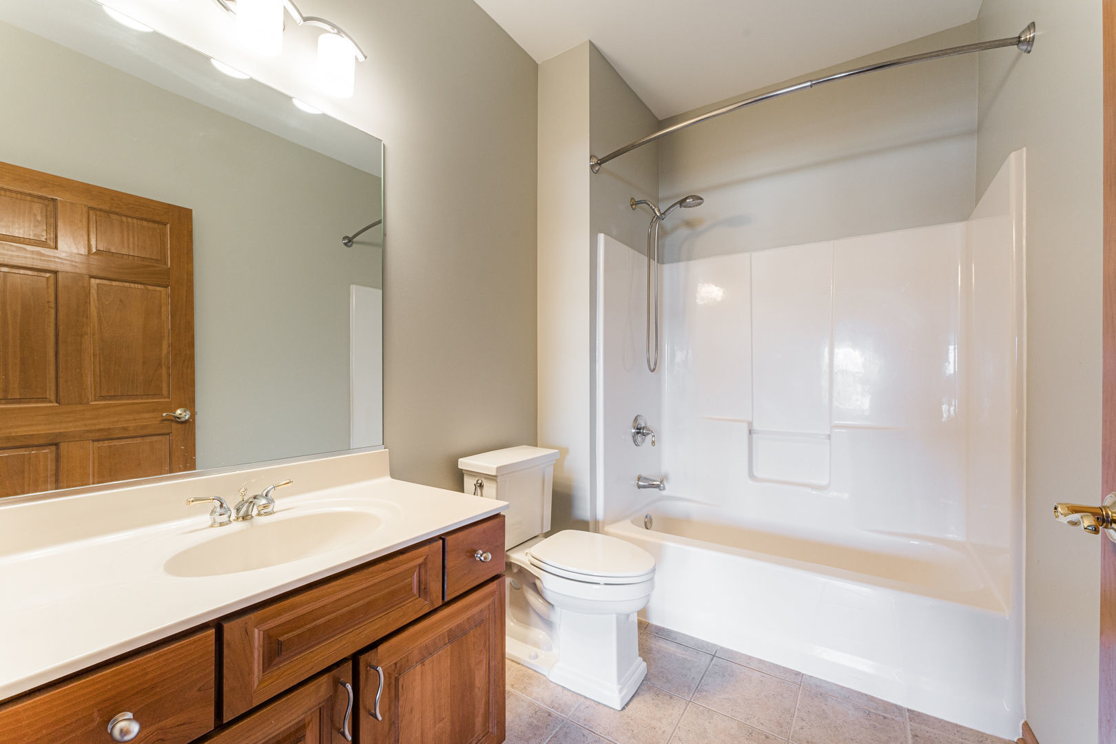 1251 W LAKE Street #103, Addison, IL 60101