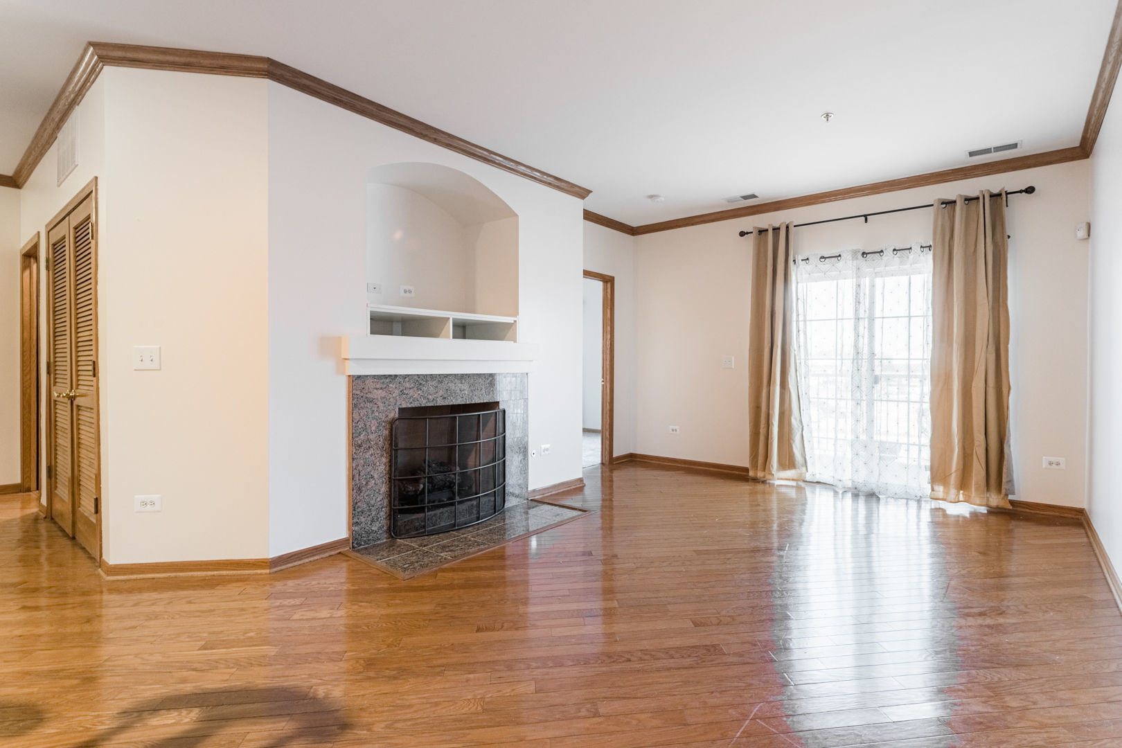 1251 W LAKE Street #103, Addison, IL 60101