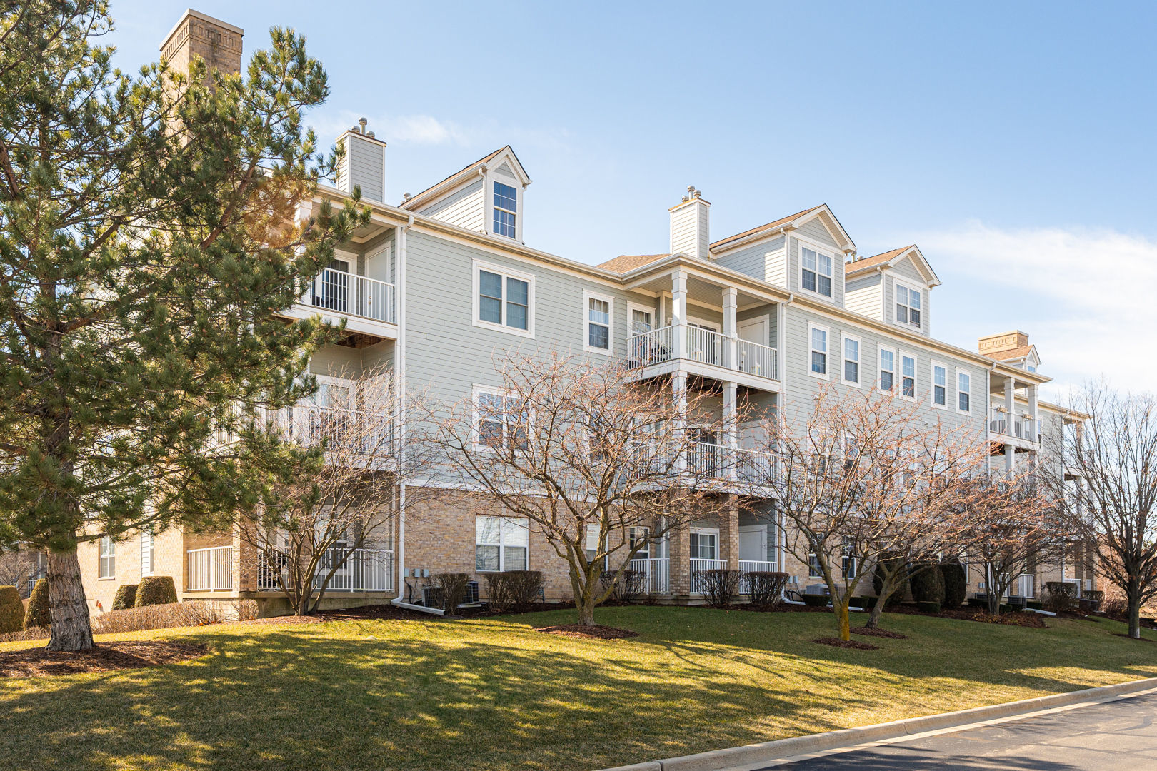 1251 W LAKE Street #103, Addison, IL 60101