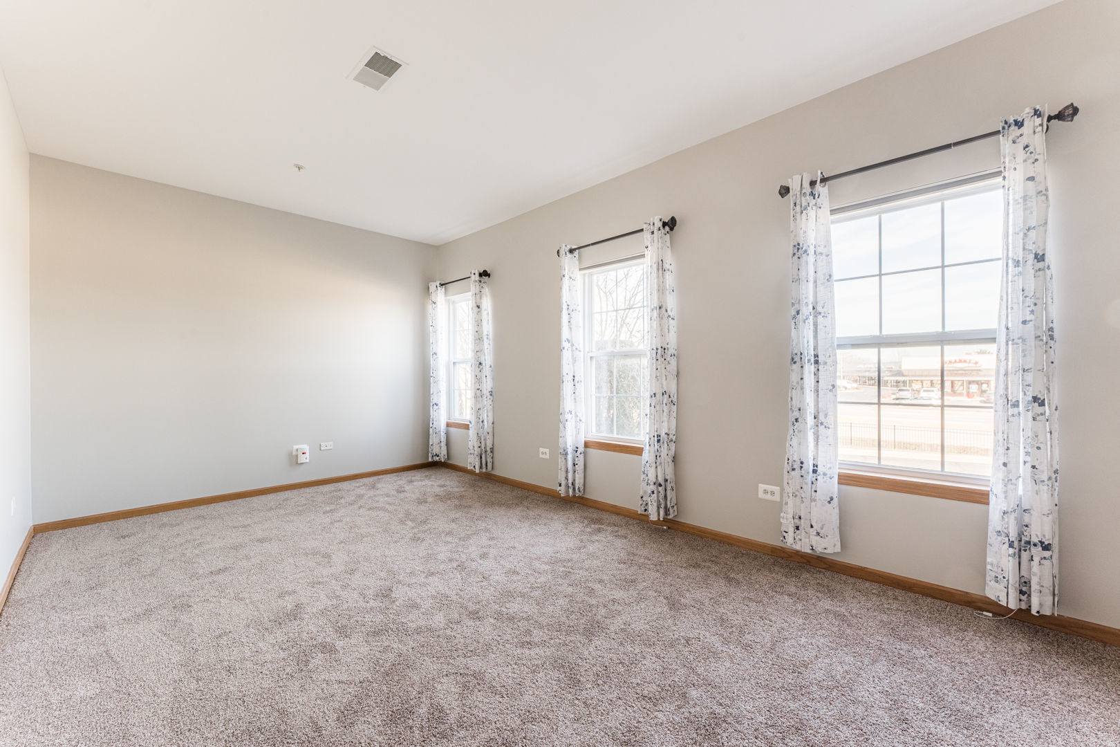 1251 W LAKE Street #103, Addison, IL 60101