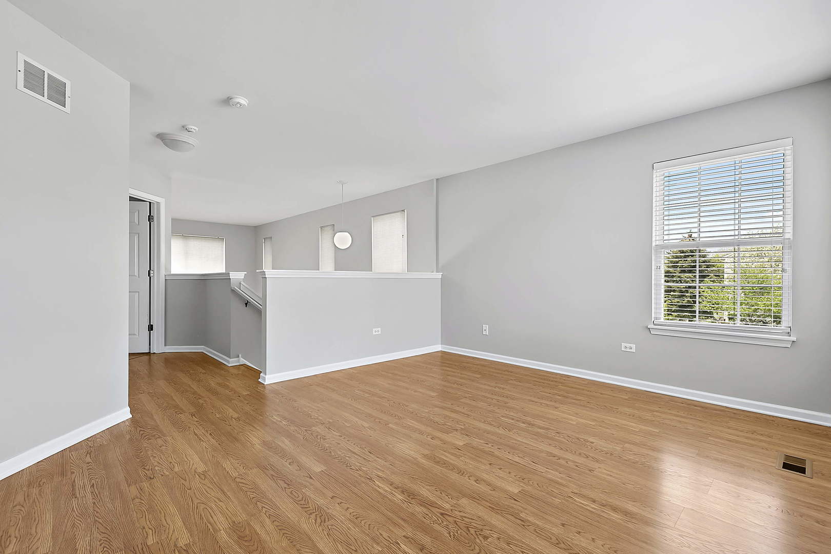 2804 White Thorn Circle #2804, Naperville, IL 60564