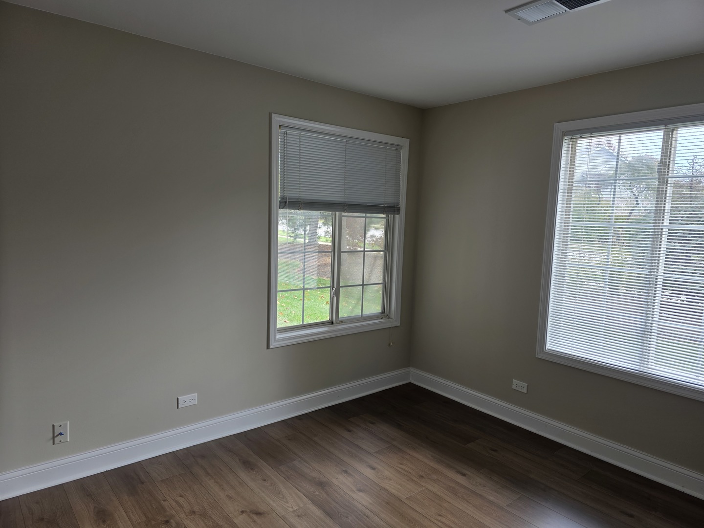 1545 Thornfield Lane #1, Roselle, IL 60172