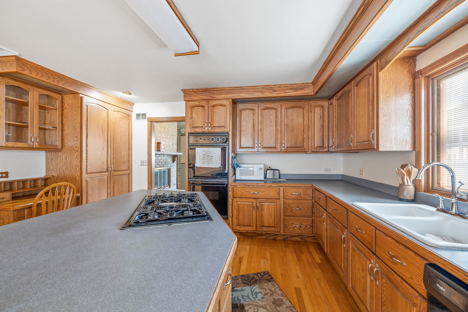 210 N Grant Street, Westmont, IL 60559