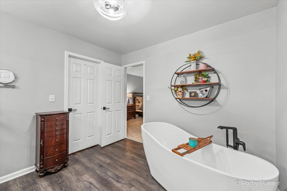 1820 Crofton Drive, Algonquin, IL 60102