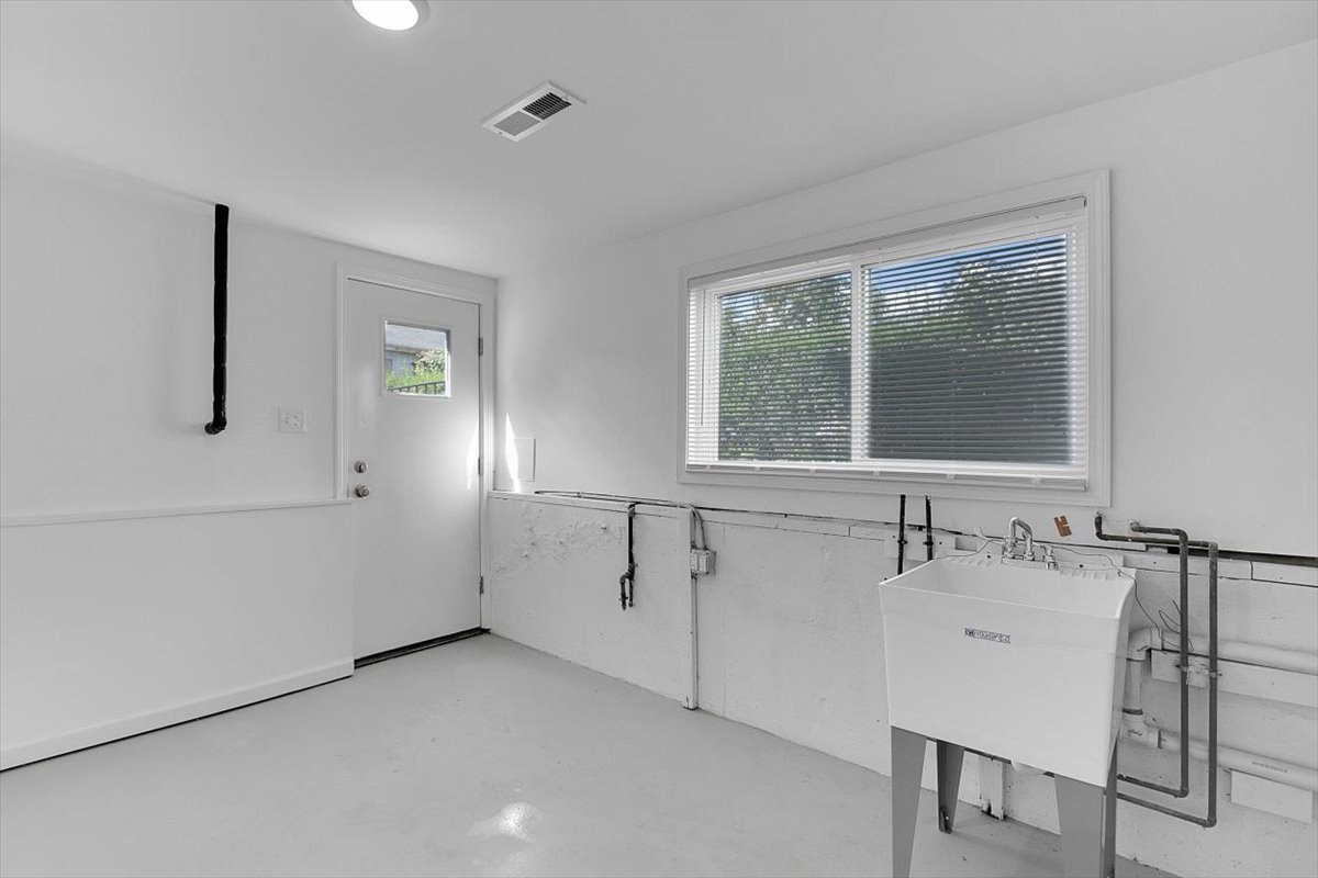 174 Ash Avenue, Wood Dale, IL 60191