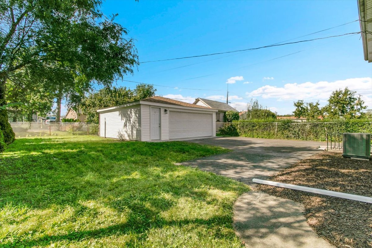 174 Ash Avenue, Wood Dale, IL 60191