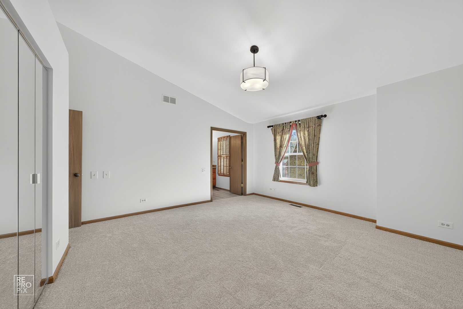 1884 Hastings Avenue, Downers Grove, IL 60516