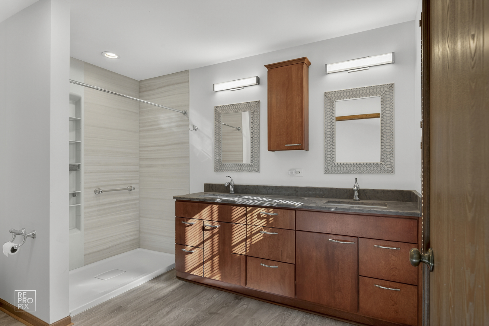 1884 Hastings Avenue, Downers Grove, IL 60516